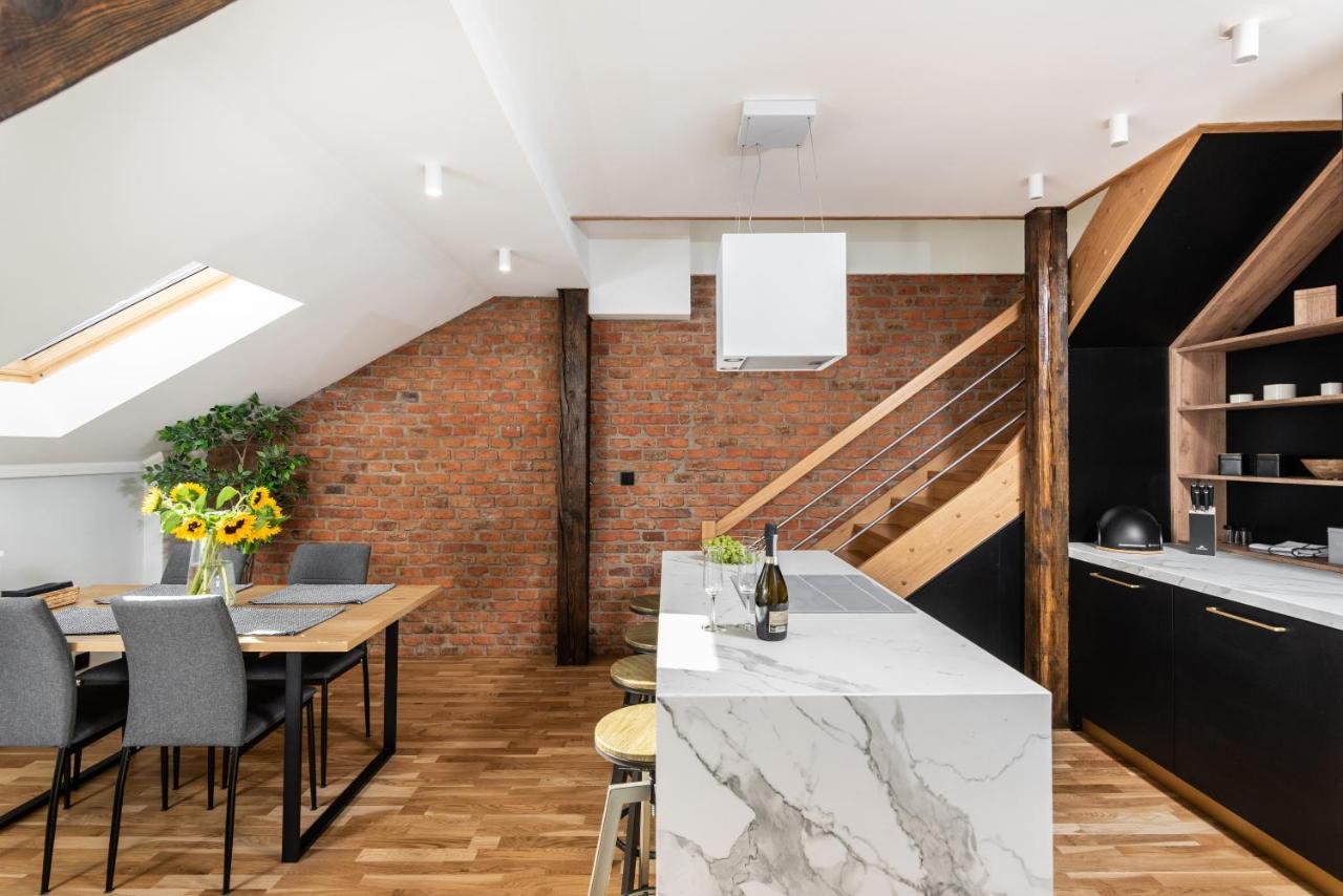 Riverside Premium Class Apartment - By Upstairs Cracóvia Exterior foto